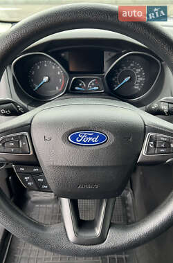 Седан Ford Focus 2016 в 