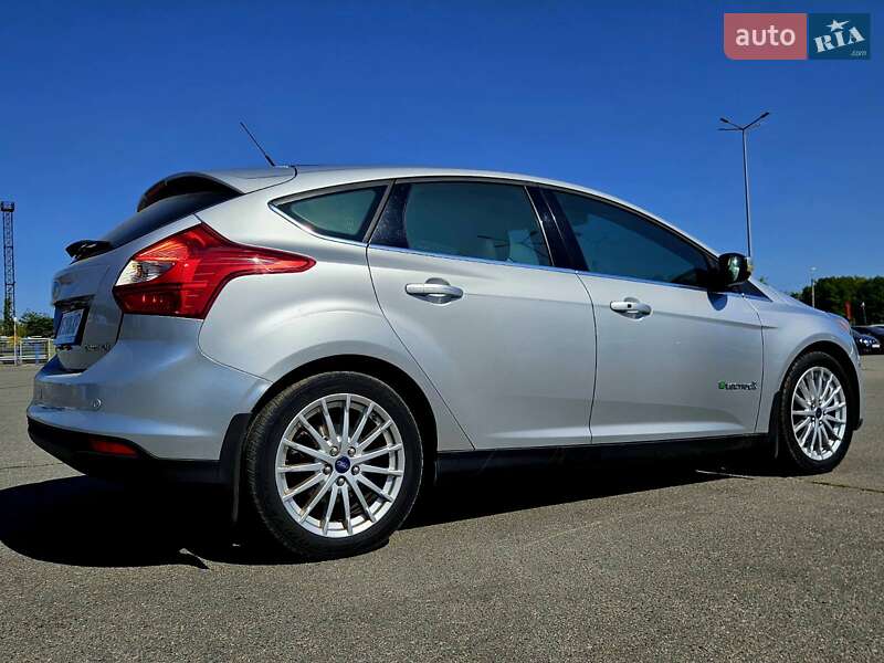 Хэтчбек Ford Focus 2012 в Днепре фото 11 Хэтчбек Ford Focus 2012 в Днепре