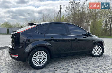 Хэтчбек Ford Focus 2010 в 