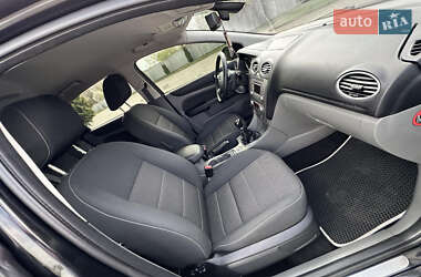 Хэтчбек Ford Focus 2010 в 