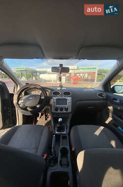 Хэтчбек Ford Focus 2006 в 