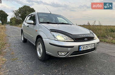 Хэтчбек Ford Focus 2004 в 