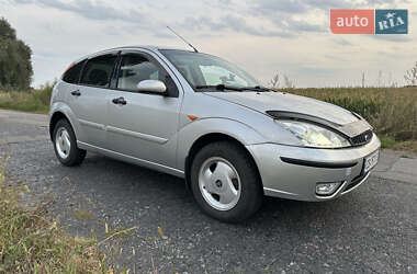 Хэтчбек Ford Focus 2004 в 