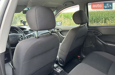 Хэтчбек Ford Focus 2004 в 