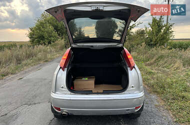 Хэтчбек Ford Focus 2004 в 