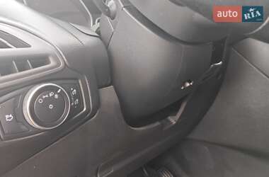 Хэтчбек Ford Focus 2015 в 