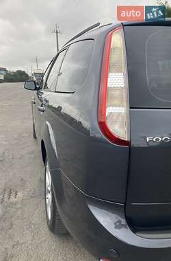 Универсал Ford Focus 2010 в 