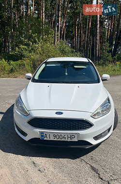 Хэтчбек Ford Focus 2015 в 