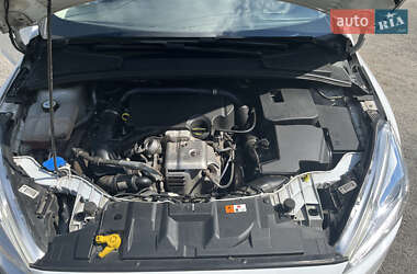 Хэтчбек Ford Focus 2015 в 