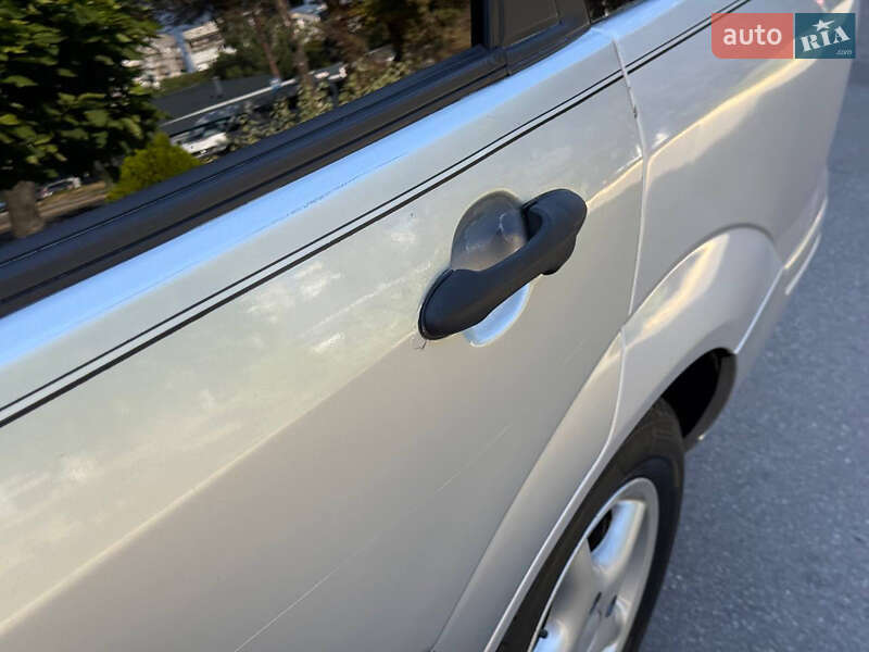 Седан Ford Focus 2003 в Днепре