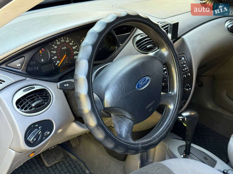 Седан Ford Focus 2003 в Днепре