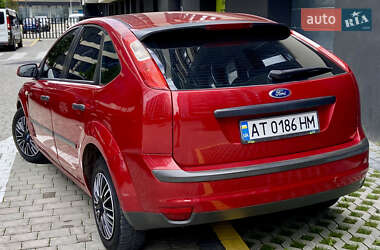 Хэтчбек Ford Focus 2006 в 