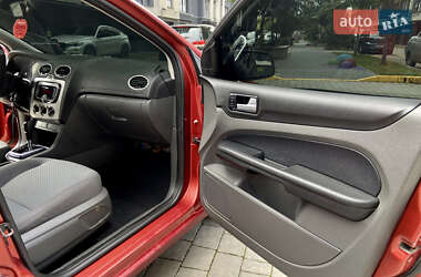 Хэтчбек Ford Focus 2006 в 