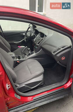 Хэтчбек Ford Focus 2014 в 
