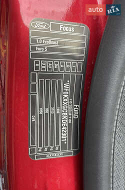 Хэтчбек Ford Focus 2014 в 