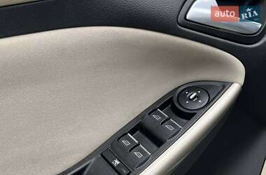 Седан Ford Focus 2011 в 