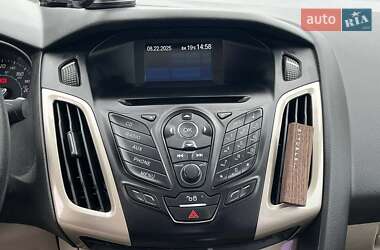 Седан Ford Focus 2011 в 