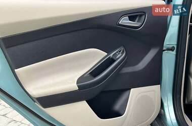 Седан Ford Focus 2011 в 