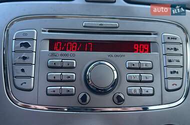 Хэтчбек Ford Focus 2009 в 