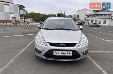 Хэтчбек Ford Focus 2010 в 
