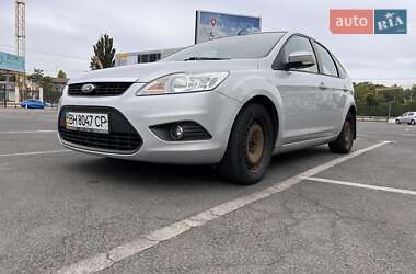 Хэтчбек Ford Focus 2010 в 