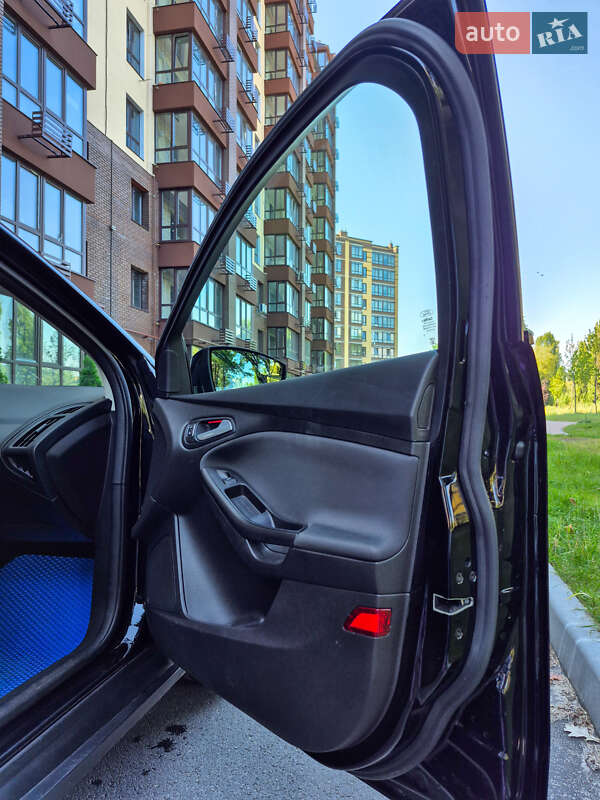 Седан Ford Focus 2017 в Чернигове