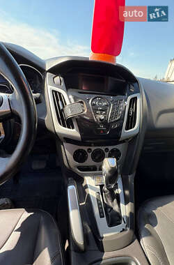 Седан Ford Focus 2012 в 