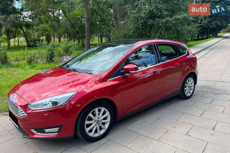 Хэтчбек Ford Focus 2015 в 