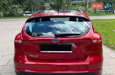 Хэтчбек Ford Focus 2015 в 
