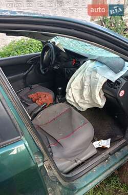 Седан Ford Focus 2000 в 