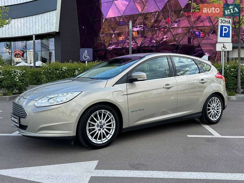 Хэтчбек Ford Focus 2017 в Киеве