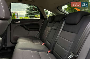 Хэтчбек Ford Focus 2010 в 
