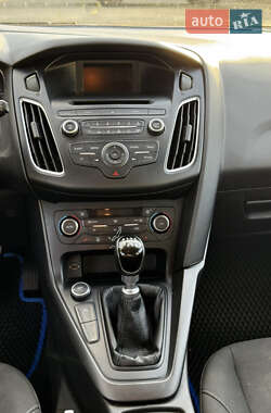 Хэтчбек Ford Focus 2015 в 
