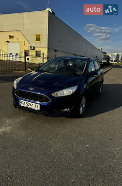Хэтчбек Ford Focus 2015 в 