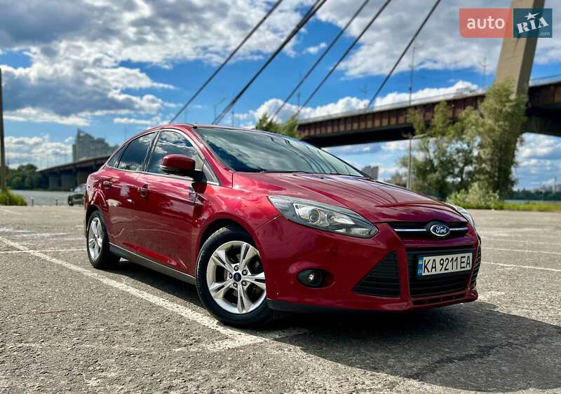 Седан Ford Focus 2014 в 