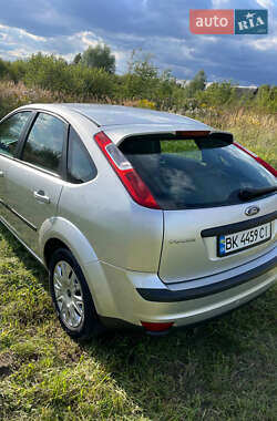 Хэтчбек Ford Focus 2007 в 