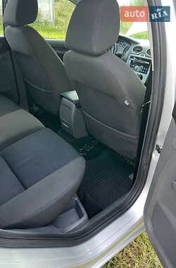 Хэтчбек Ford Focus 2007 в 