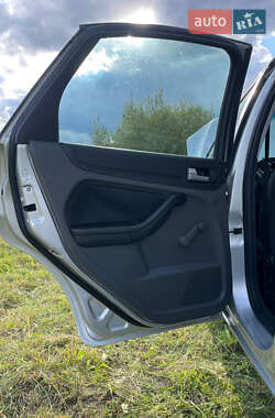 Хэтчбек Ford Focus 2007 в 