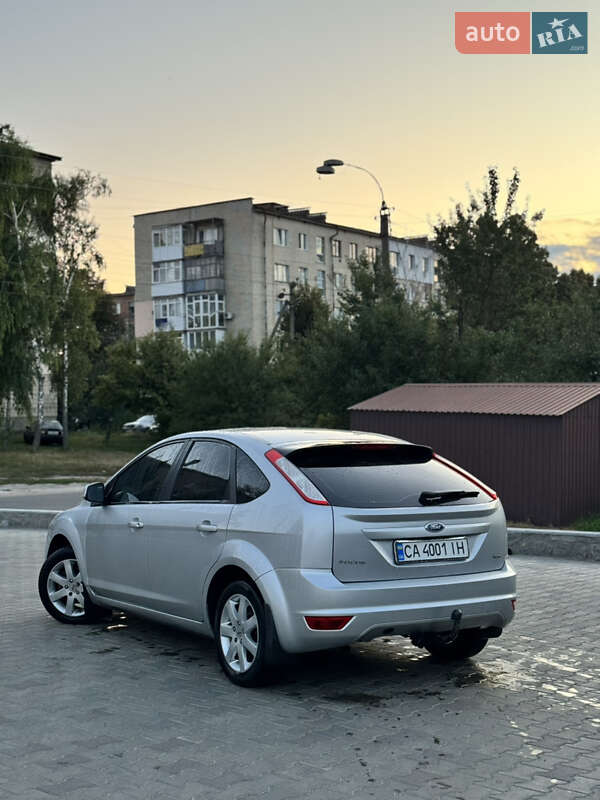 Хэтчбек Ford Focus 2011 в Умани