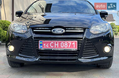 Хэтчбек Ford Focus 2012 в 