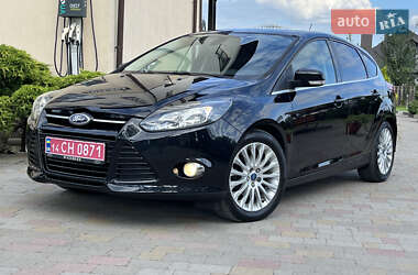 Хэтчбек Ford Focus 2012 в 