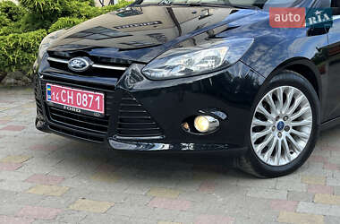 Хэтчбек Ford Focus 2012 в 