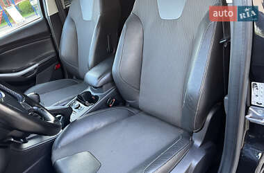 Хэтчбек Ford Focus 2012 в 
