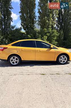 Седан Ford Focus 2012 в 