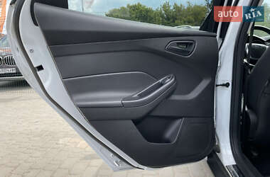 Седан Ford Focus 2012 в 