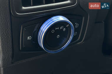 Седан Ford Focus 2012 в 