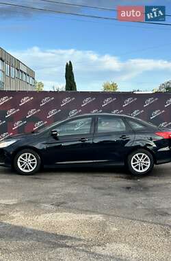 Седан Ford Focus 2015 в 