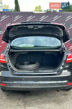 Седан Ford Focus 2015 в 