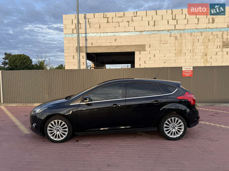 Хэтчбек Ford Focus 2013 в Сарнах