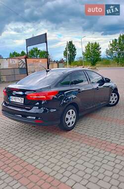 Седан Ford Focus 2015 в 